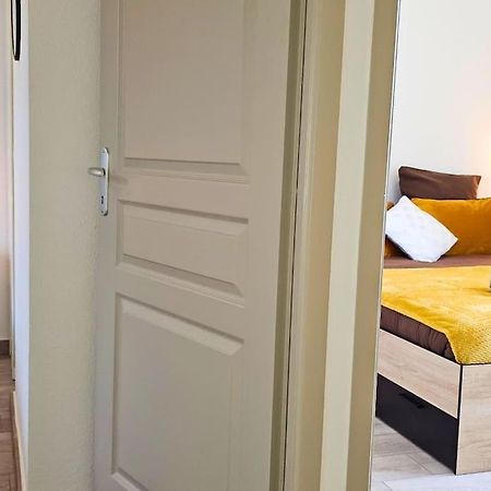 L'Orchidee, Proche De La Gare Avec Clim Et Terrasse Apartman Narbonne Kültér fotó